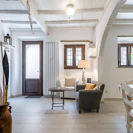 Eleganza In Centro Sul Lago - อันกุยลารา ซาบาเซีย ภายนอก รูปภาพ
